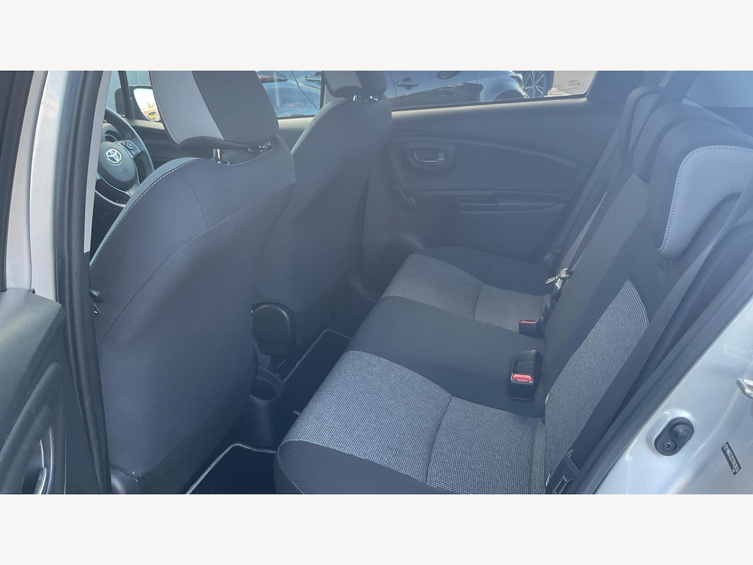 Used Toyota Yaris 2020 for sale - 77768479: Photo 15