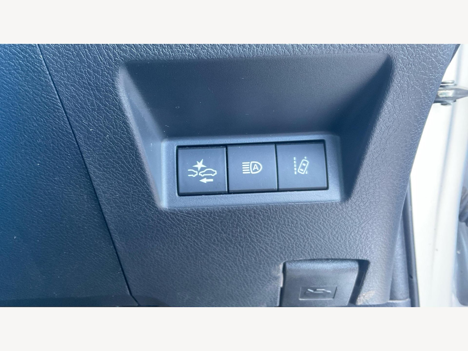 Used Toyota Yaris 2020 for sale - 77768479: Photo 26