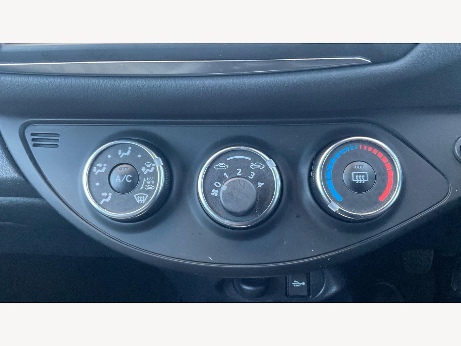 Used Toyota Yaris 2020 for sale - 77768479: Photo 27