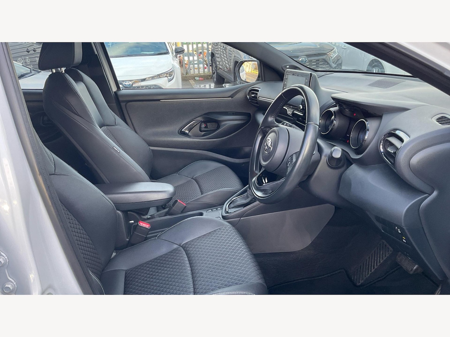 Used Toyota Yaris 2022 for sale - 77599140: Photo 13