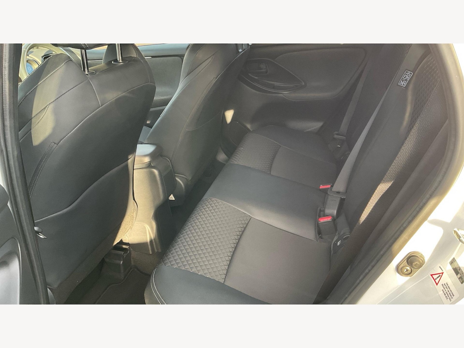 Used Toyota Yaris 2022 for sale - 77599140: Photo 15