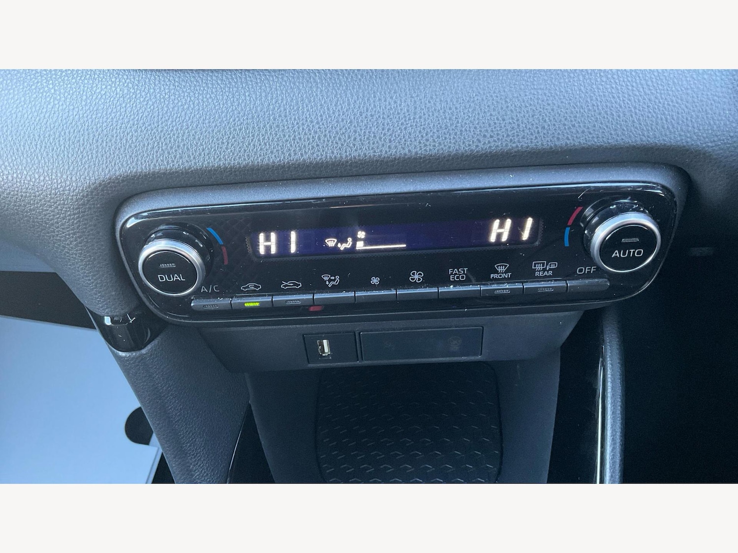 Used Toyota Yaris 2022 for sale - 77599140: Photo 28