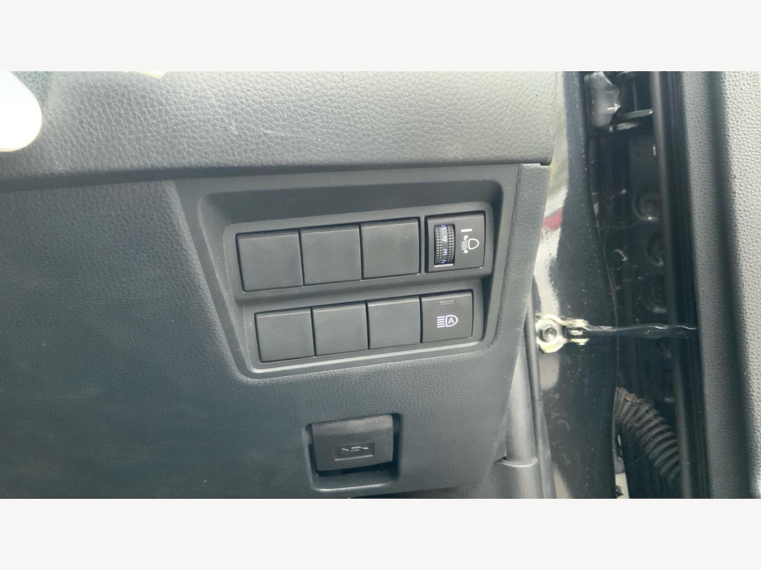 Used Toyota Yaris for sale - 77292094: Photo 27