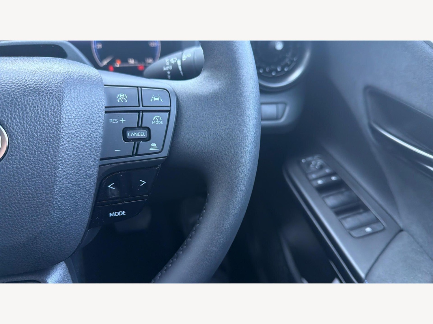 Used Toyota C-HR 2025 for sale - 78034142: Photo 31