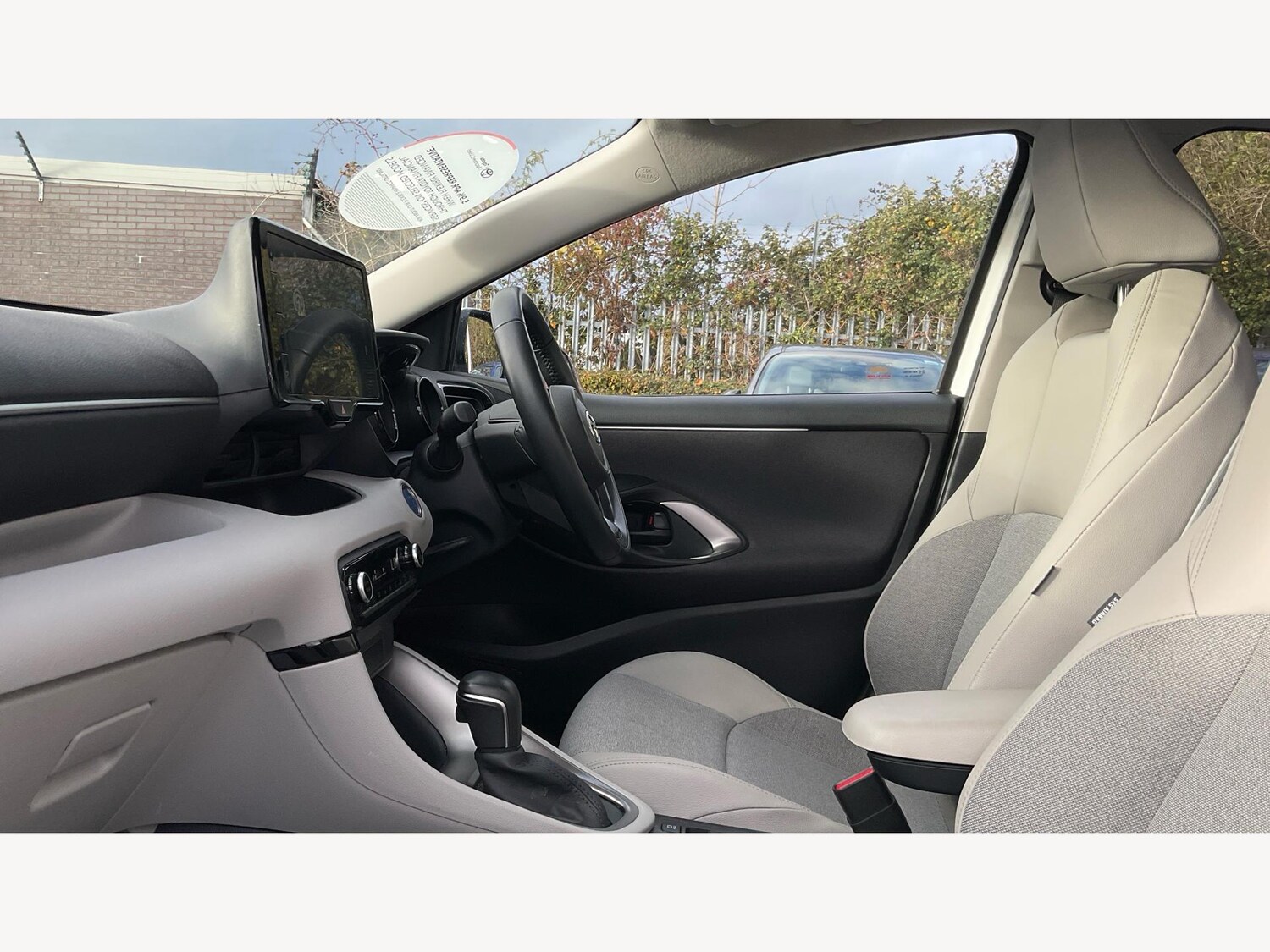 Used Toyota Yaris 2023 for sale - 76424363: Photo 12