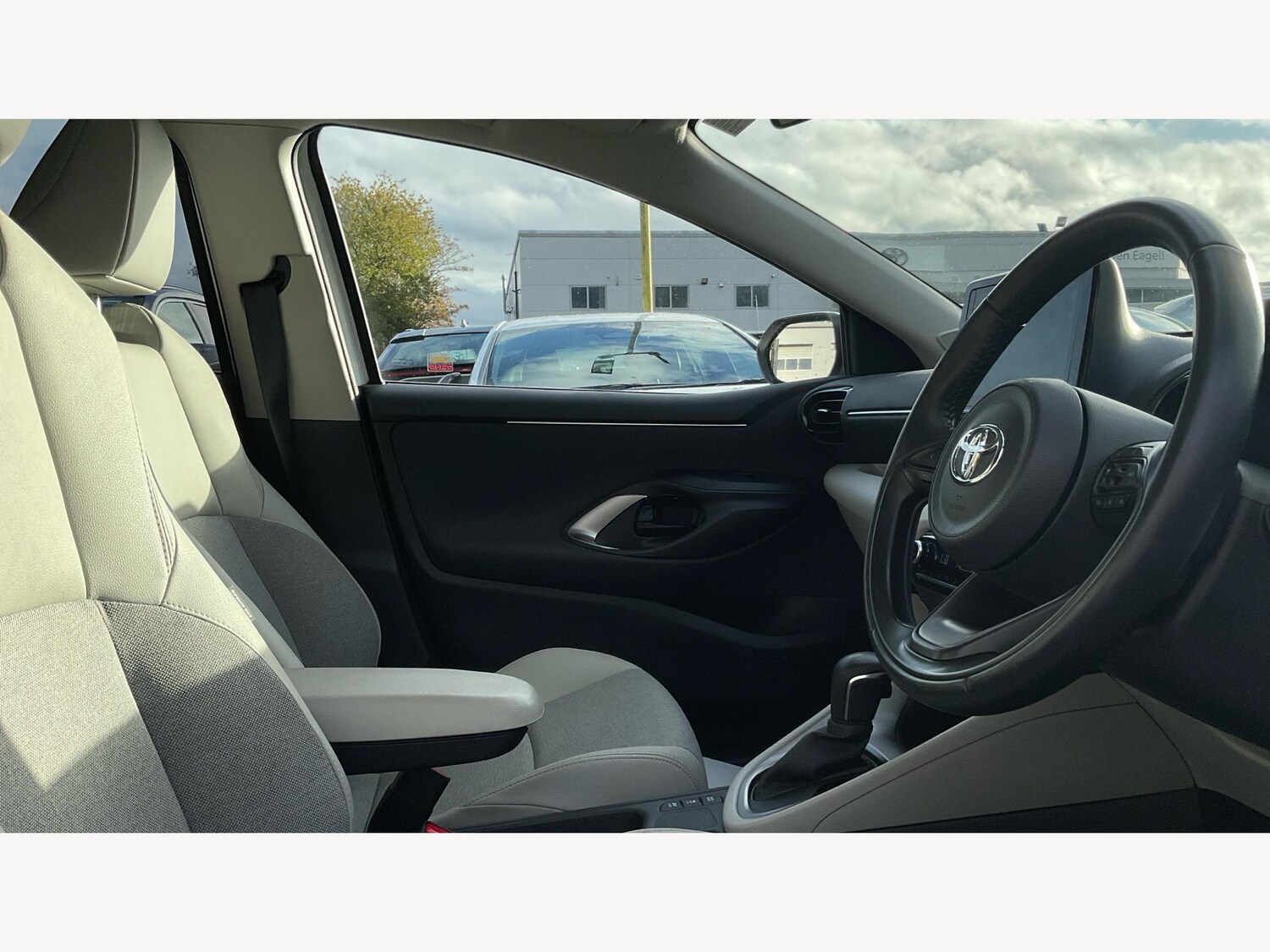 Used Toyota Yaris 2023 for sale - 76424363: Photo 13