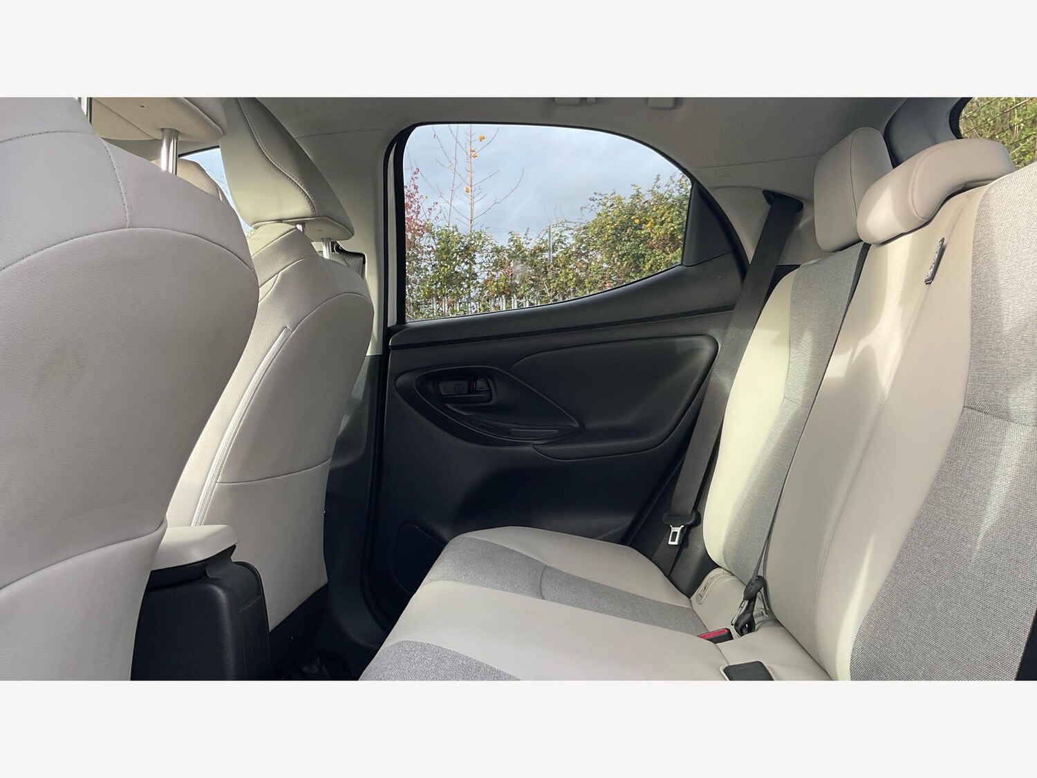 Used Toyota Yaris 2023 for sale - 76424363: Photo 15