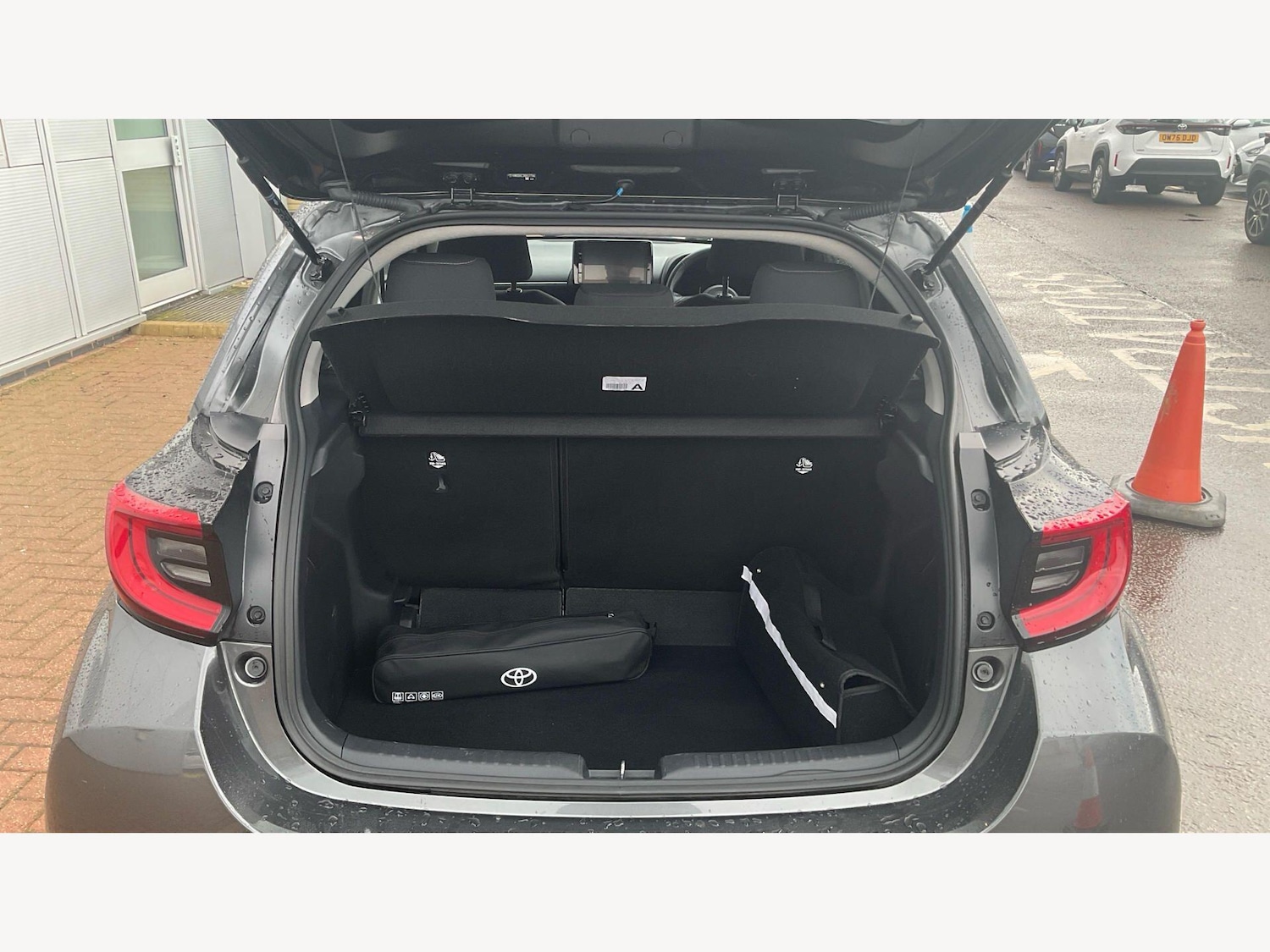 Used Toyota Yaris for sale - 78135669: Photo 16