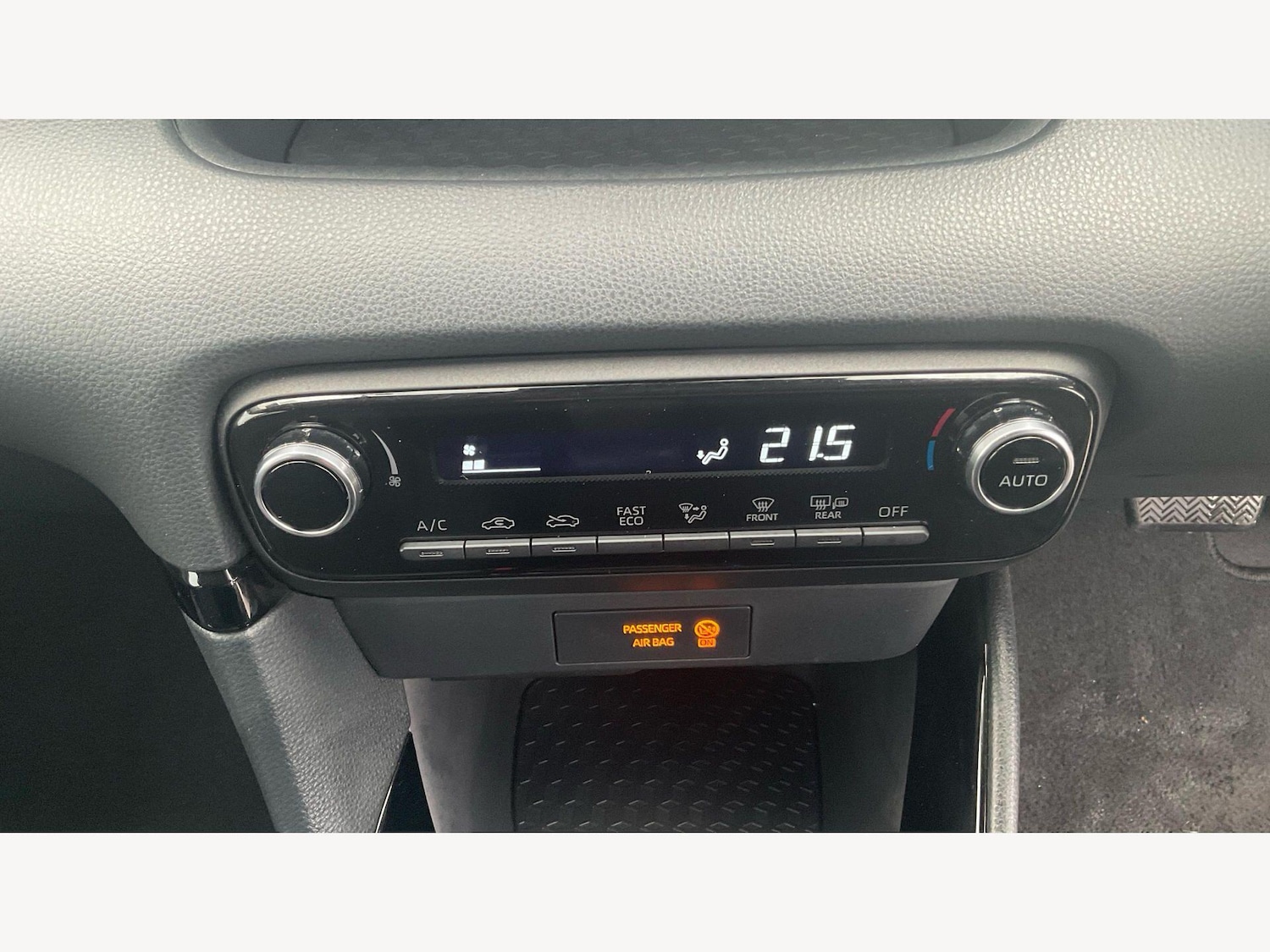 Used Toyota Yaris for sale - 78135669: Photo 24