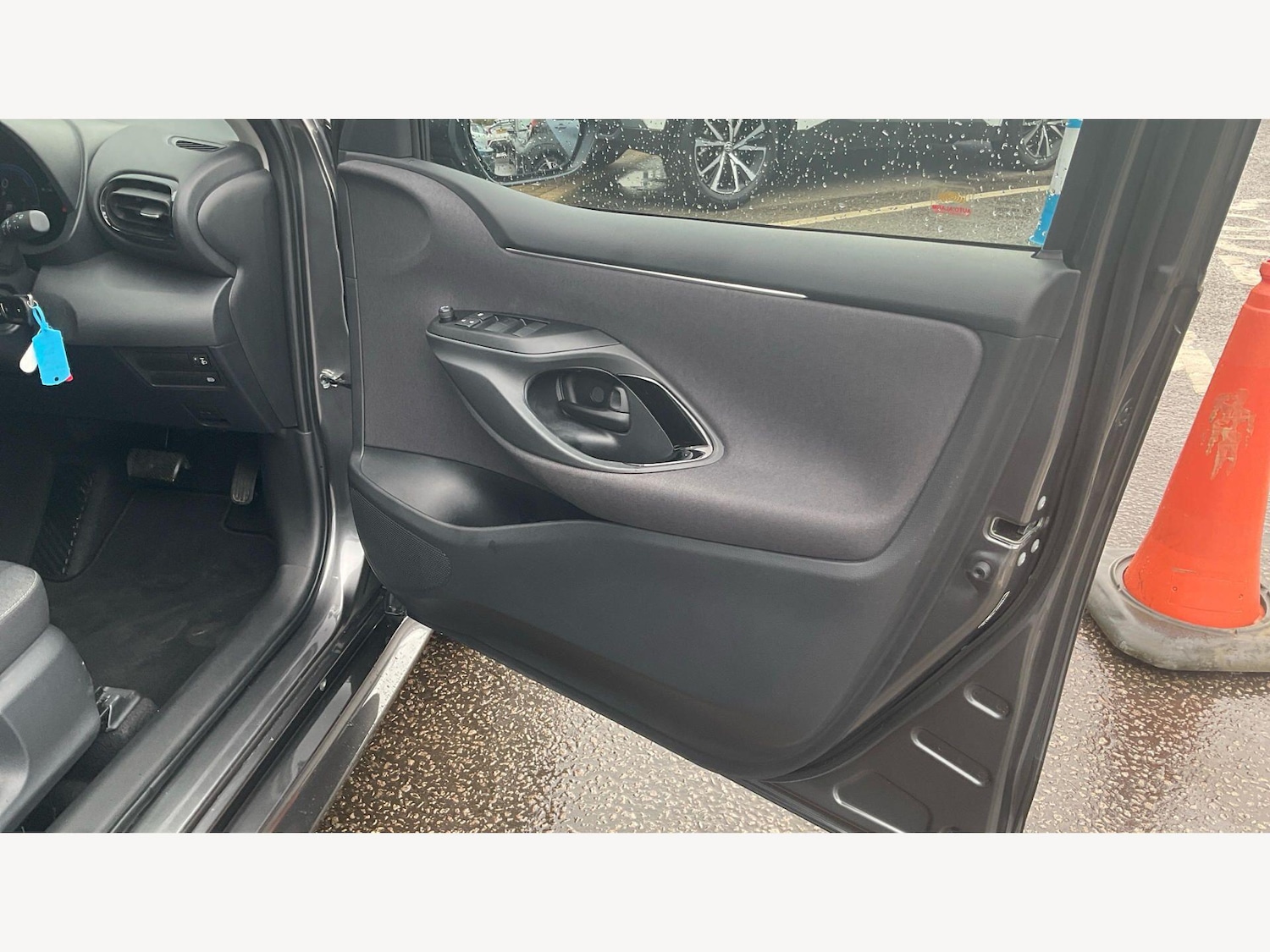 Used Toyota Yaris for sale - 78135669: Photo 31