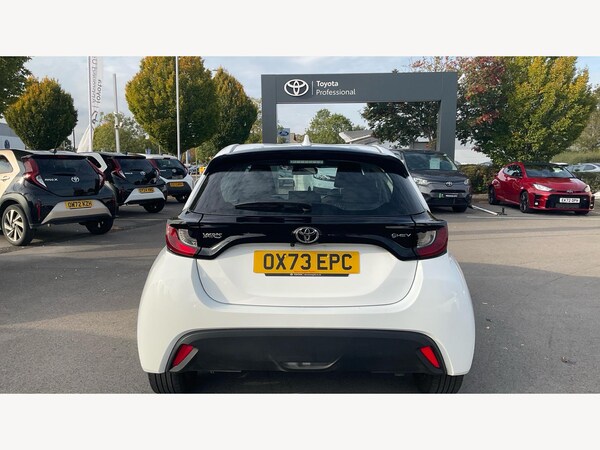 Used Toyota Yaris 2024 for sale - 76109503: Photo 21