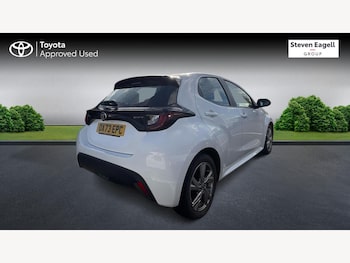 Used Toyota Yaris 2024 for sale - 76109503: Photo 2