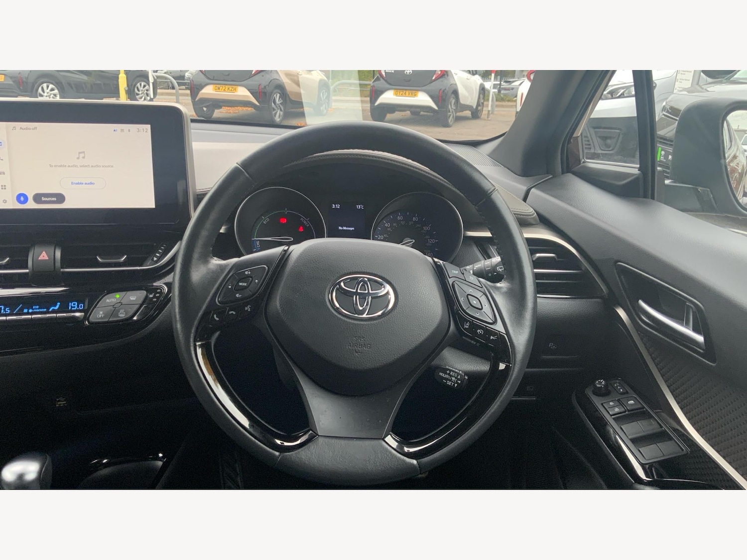 Used Toyota C-HR 2023 for sale - 76072329: Photo 10