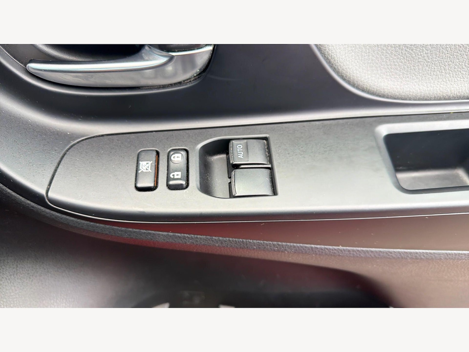 Used Toyota Yaris for sale - 77882131: Photo 31