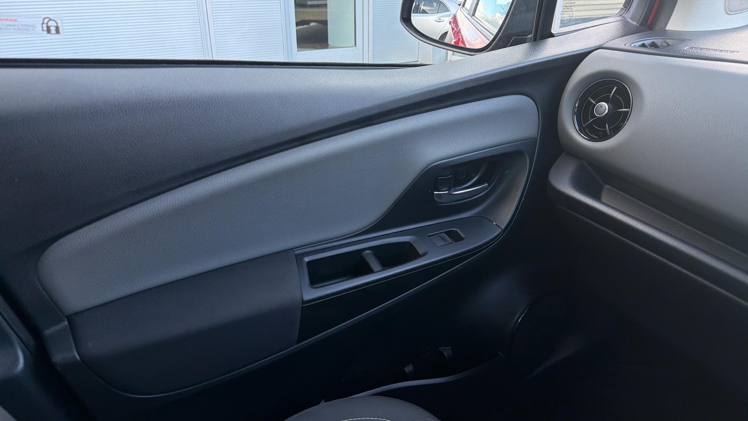 Used Toyota Yaris for sale - 77882131: Photo 32