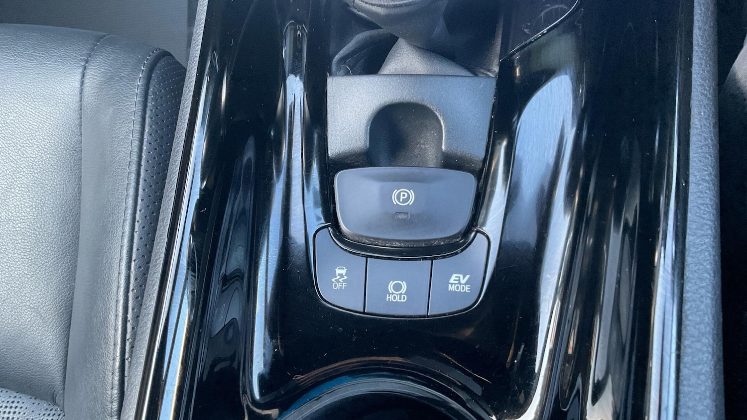 Used Toyota C-HR 2020 for sale - 77994352: Photo 32