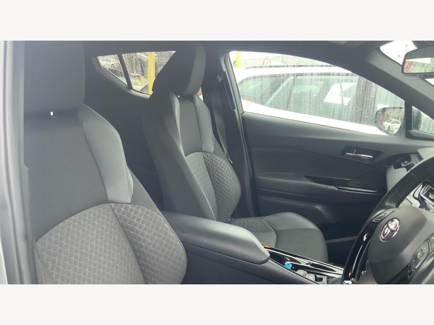 Used Toyota C-HR 2023 for sale - 77091499: Photo 28