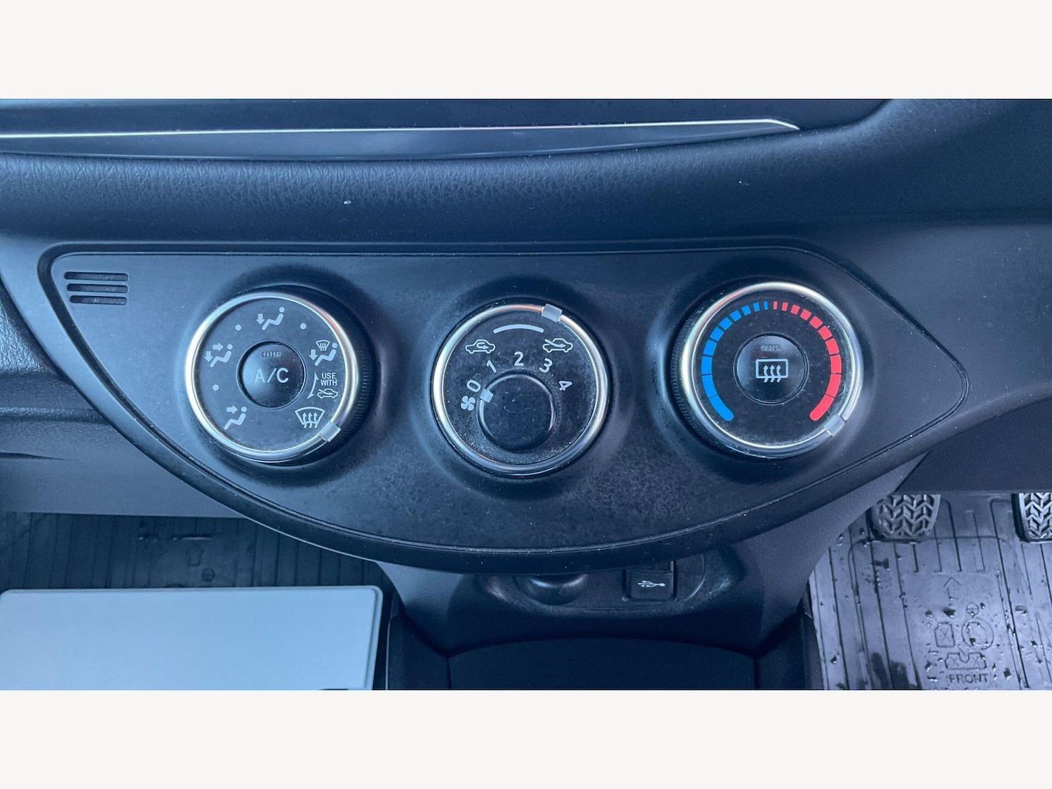 Used Toyota Yaris 2020 for sale - 78035102: Photo 27