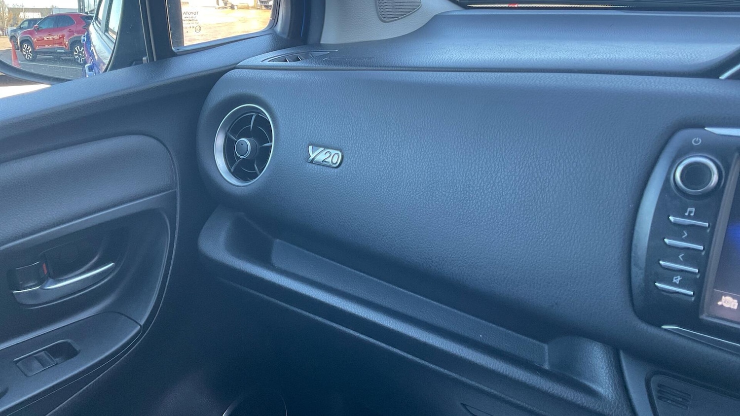 Used Toyota Yaris 2020 for sale - 78035102: Photo 32