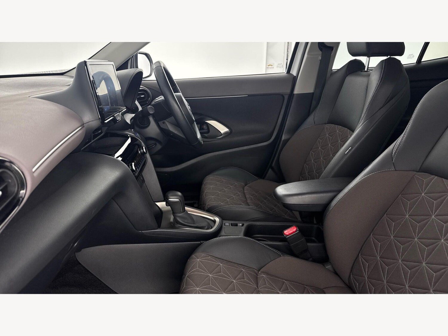 Used Toyota Yaris Cross 2023 for sale - 77597911: Photo 12