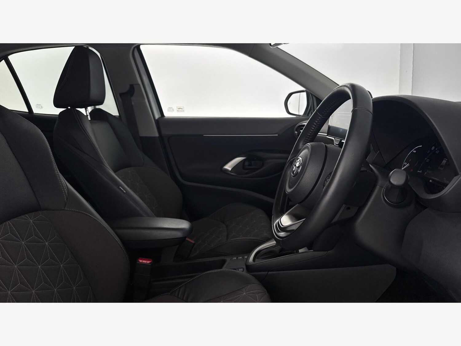 Used Toyota Yaris Cross 2023 for sale - 77597911: Photo 13