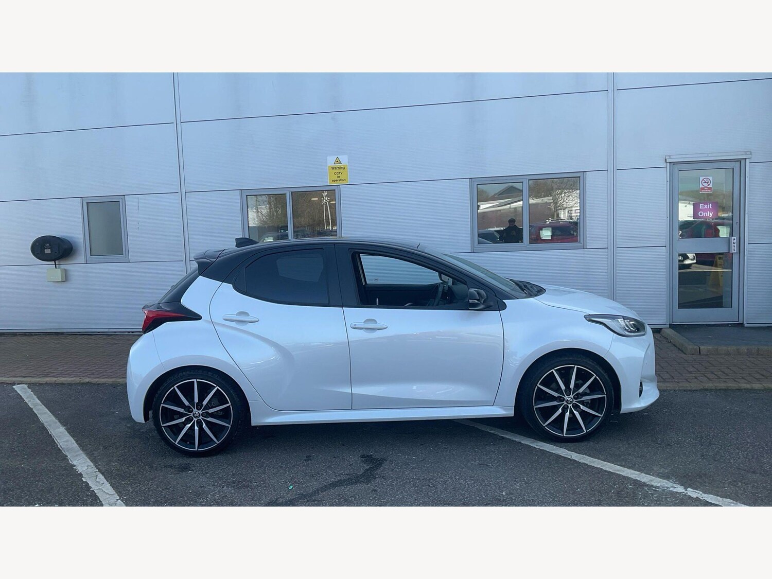 Used Toyota Yaris for sale - 77784245: Photo 18