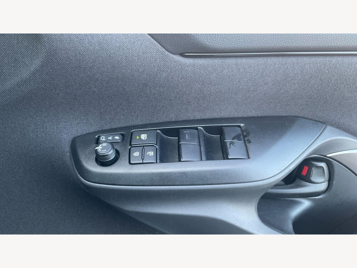 Used Toyota Yaris for sale - 77784245: Photo 28