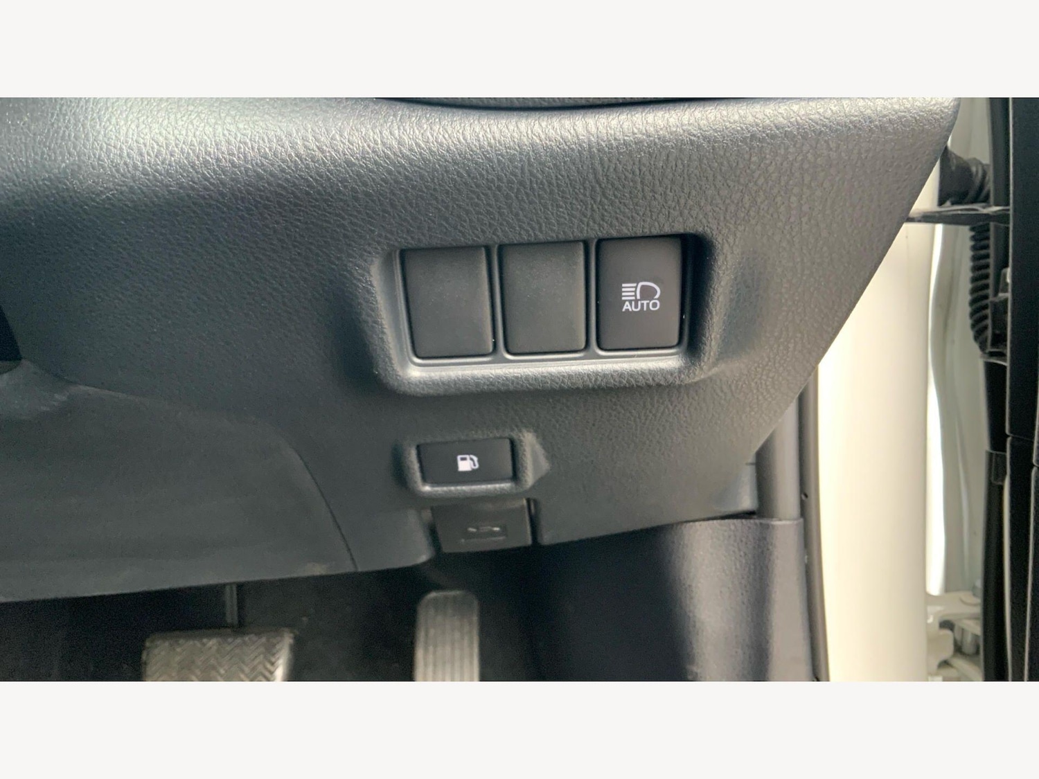 Used Toyota C-HR for sale - 78115242: Photo 28