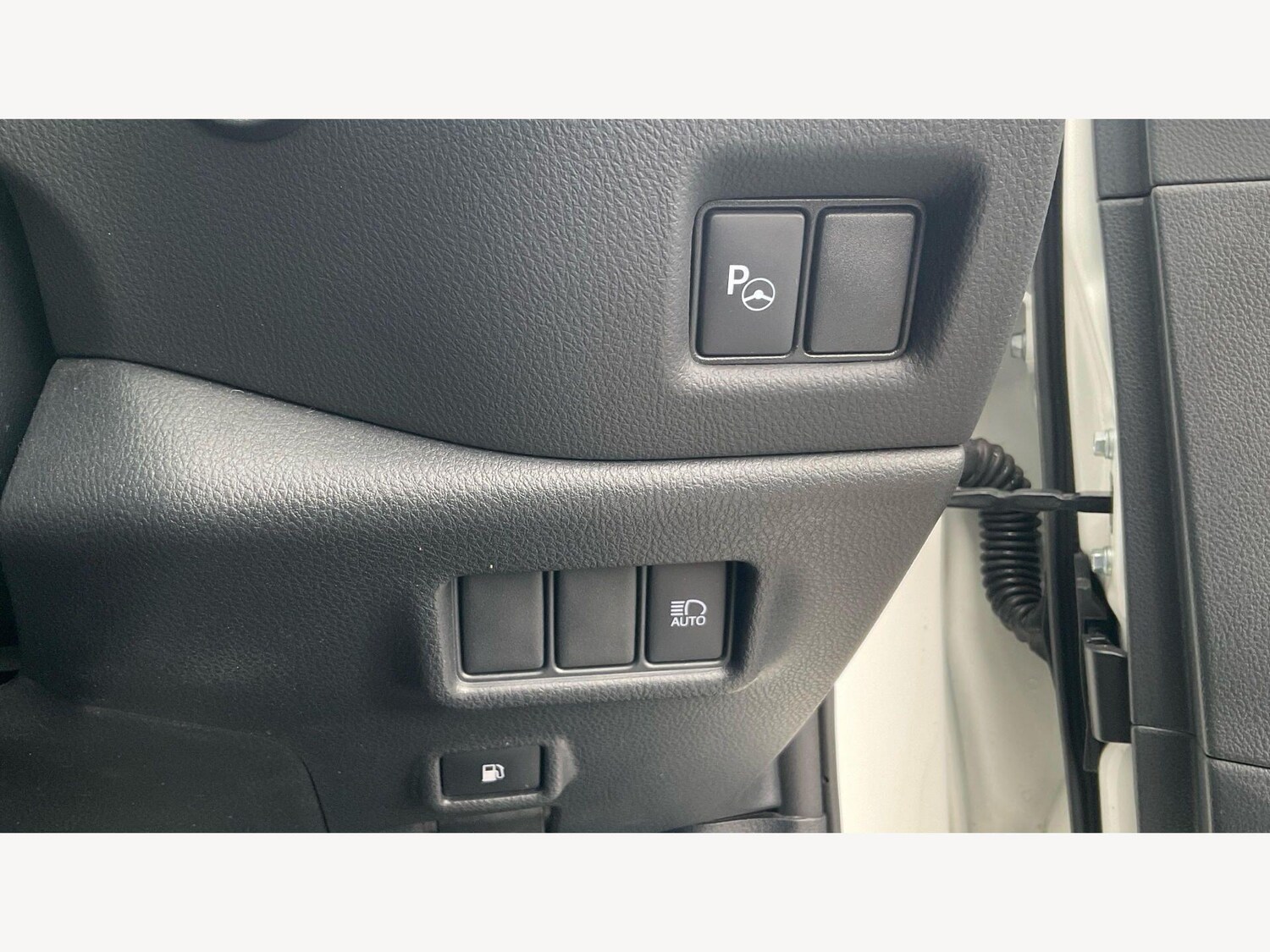 Used Toyota C-HR for sale - 77646165: Photo 27