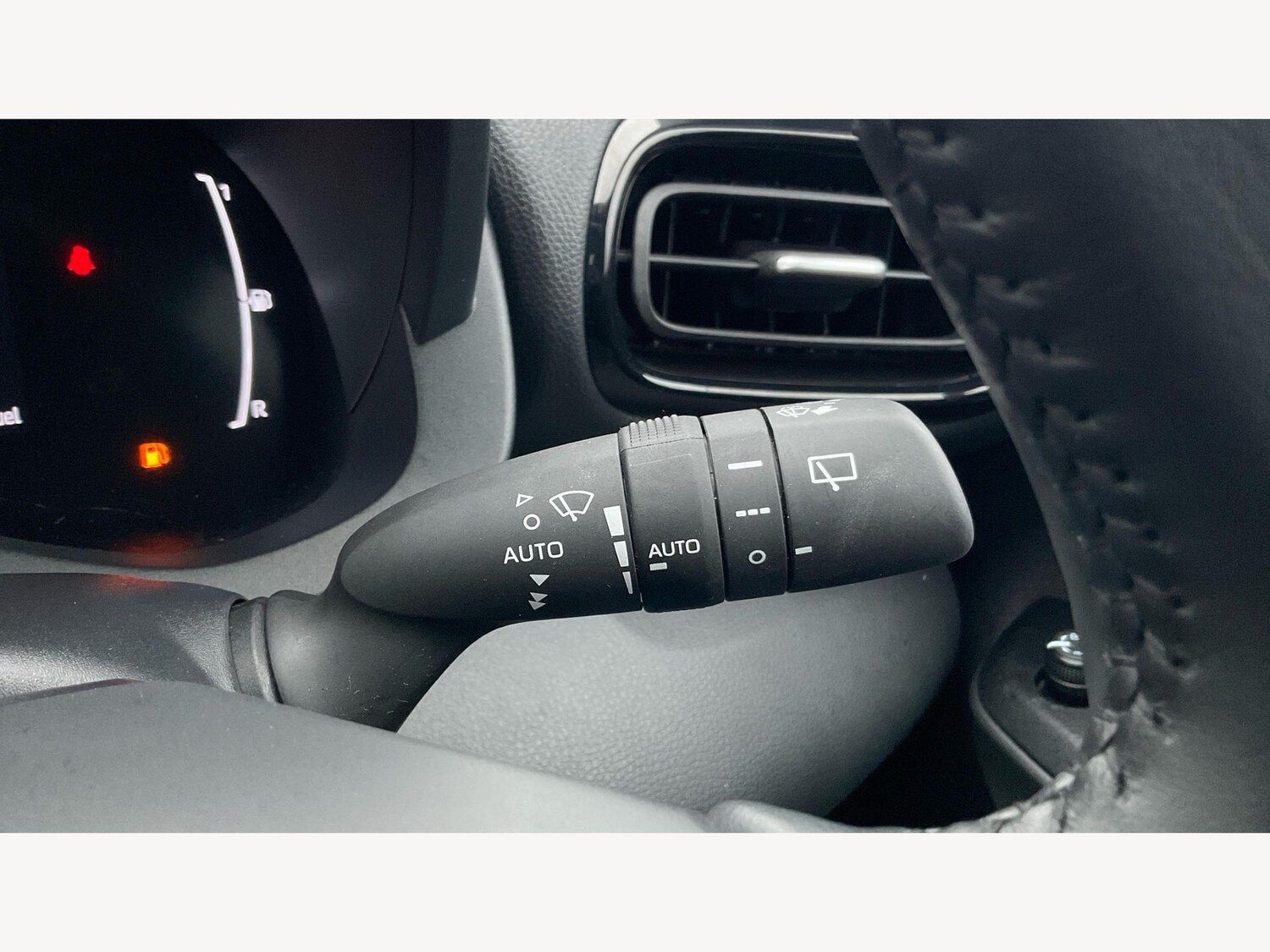 Used Toyota Yaris 2025 for sale - 77626165: Photo 31