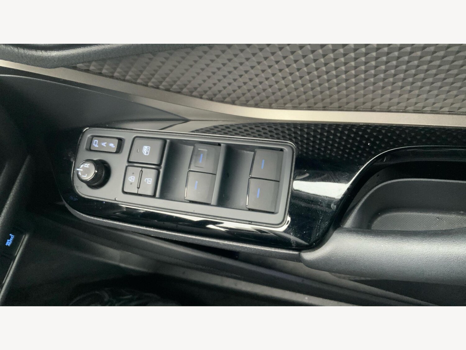 Used Toyota C-HR 2022 for sale - 77479593: Photo 25