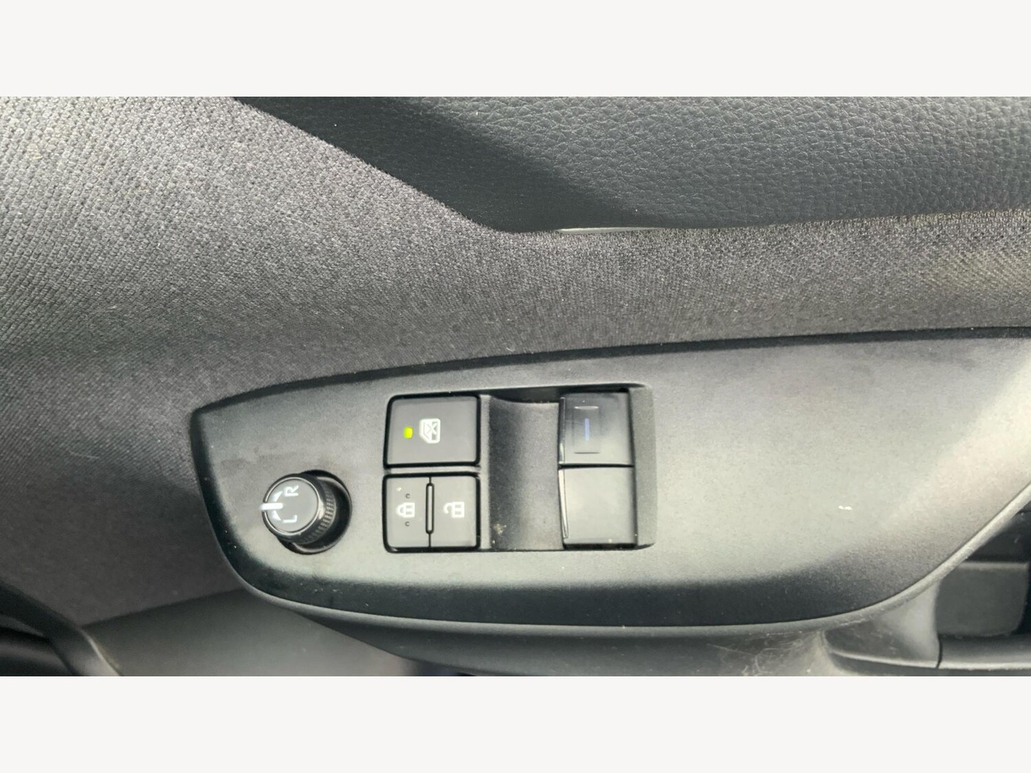 Used Toyota Yaris for sale - 77484189: Photo 30