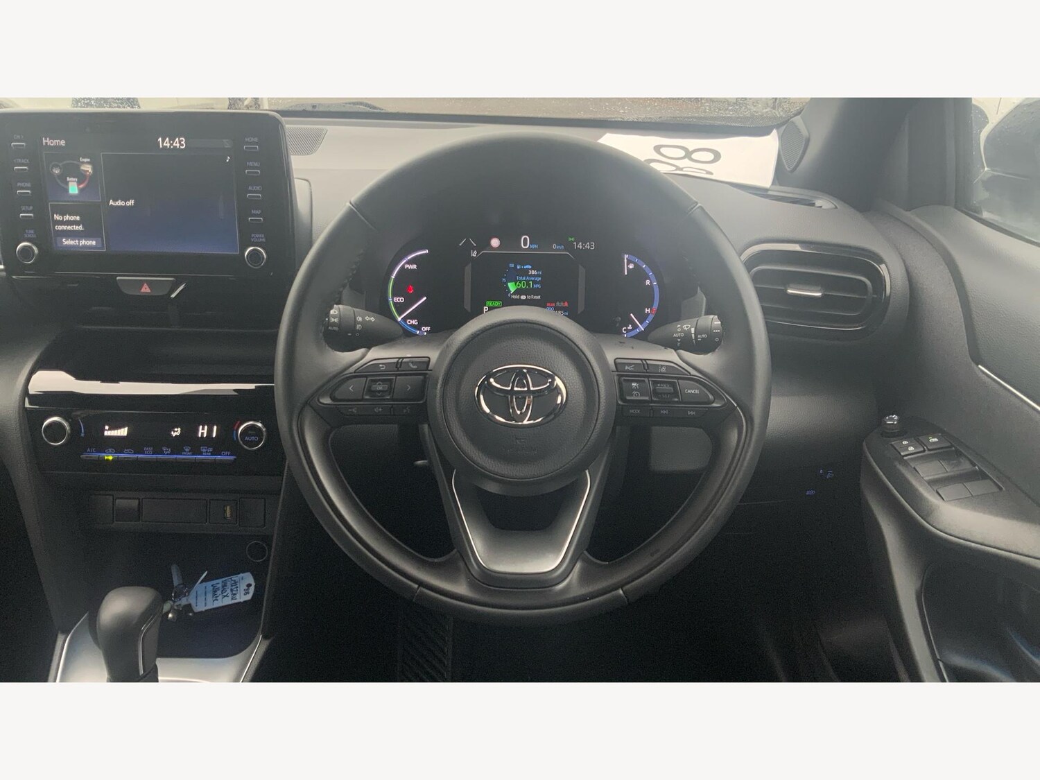 Used Toyota Yaris Cross 2023 for sale - 76561093: Photo 8