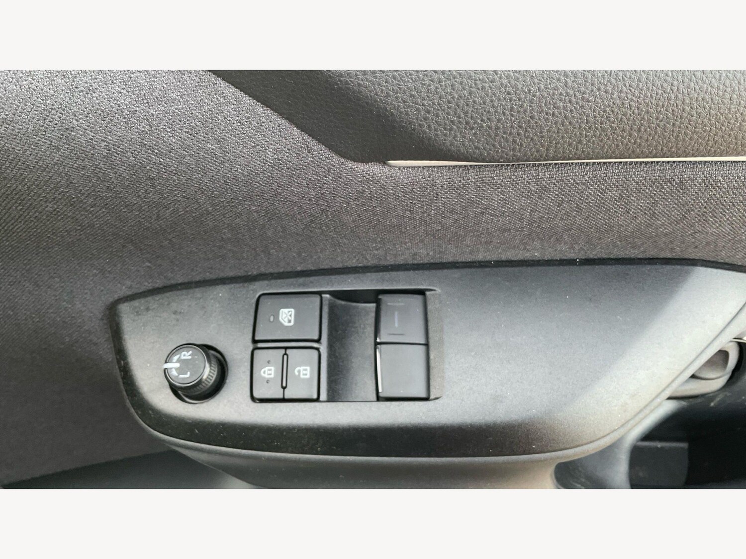 Used Toyota Yaris for sale - 77794247: Photo 22