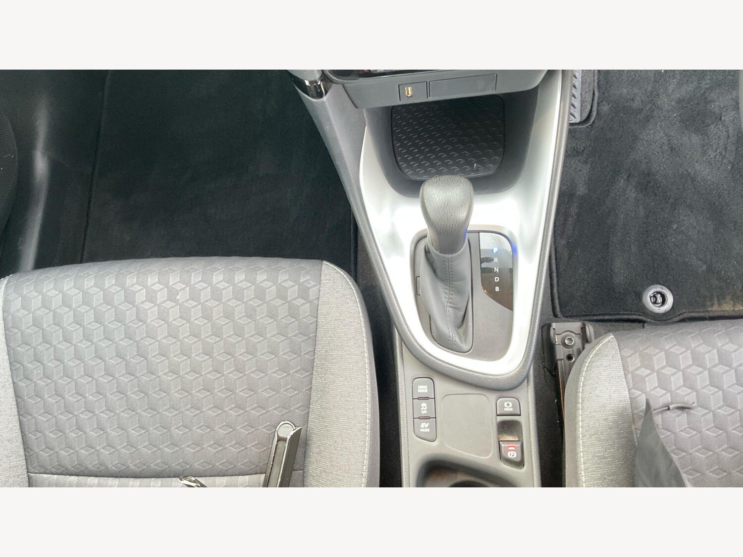 Used Toyota Yaris for sale - 77794247: Photo 25