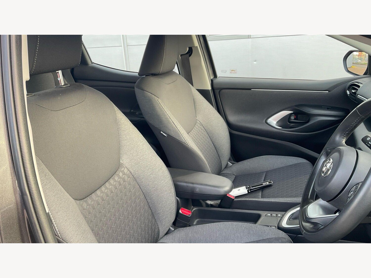 Used Toyota Yaris for sale - 77794247: Photo 30