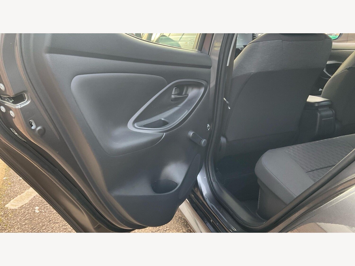 Used Toyota Yaris for sale - 77794247: Photo 31