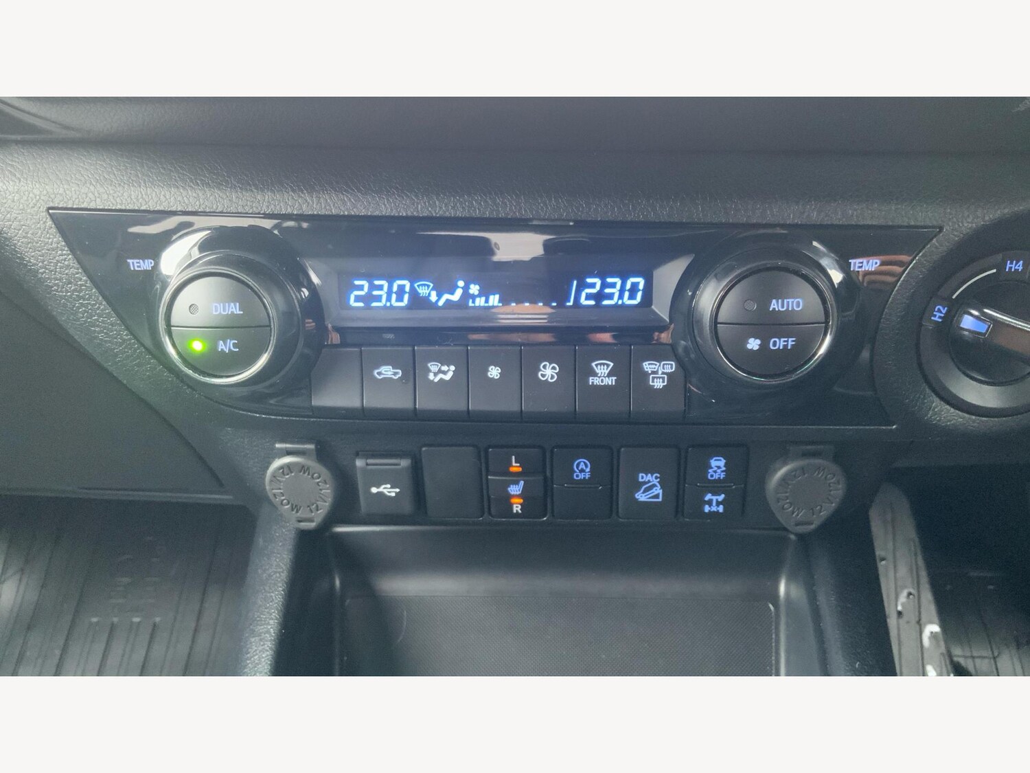 Used Toyota Hilux for sale - 77671255: Photo 24