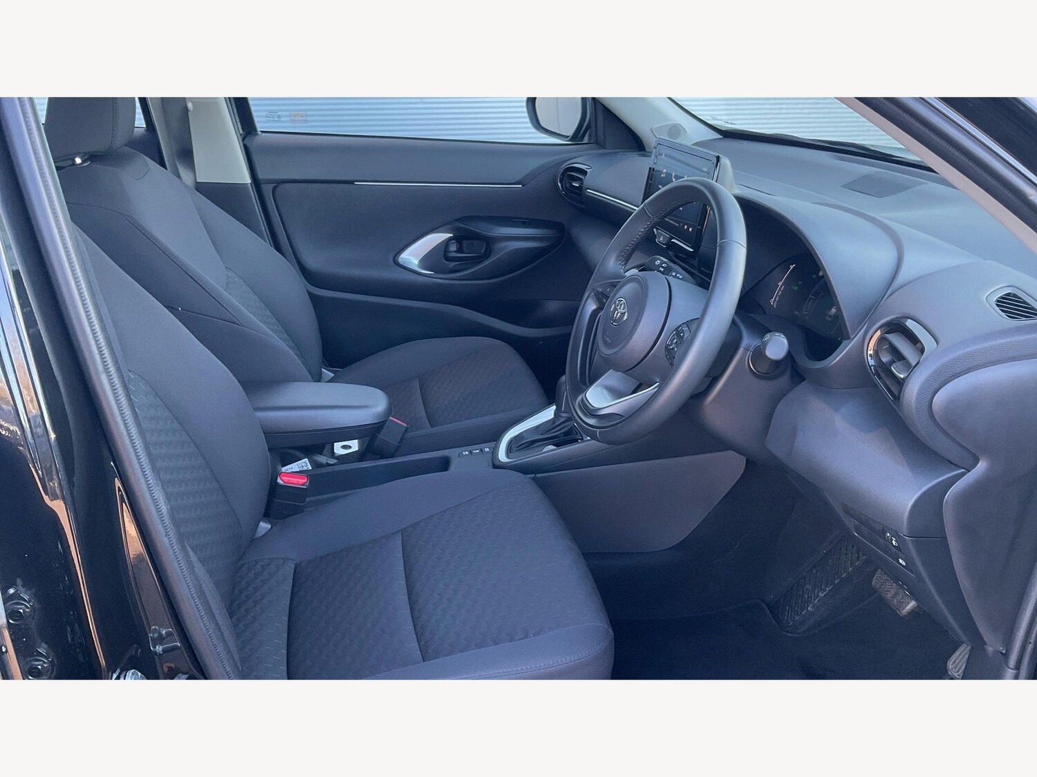 Used Toyota Yaris Cross 2025 for sale - 77978031: Photo 13