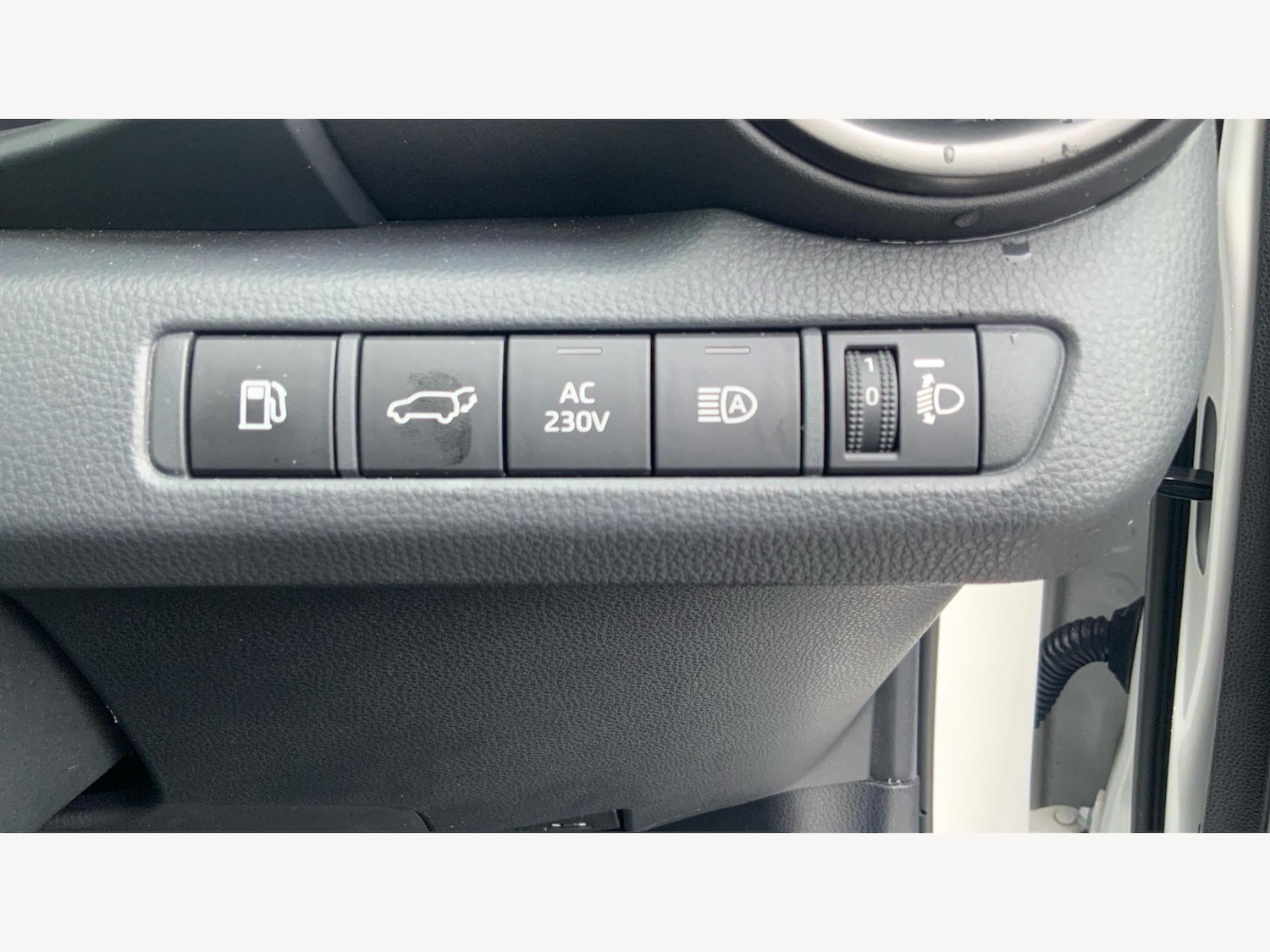 Used Toyota C-HR 2024 for sale - 77637403: Photo 27