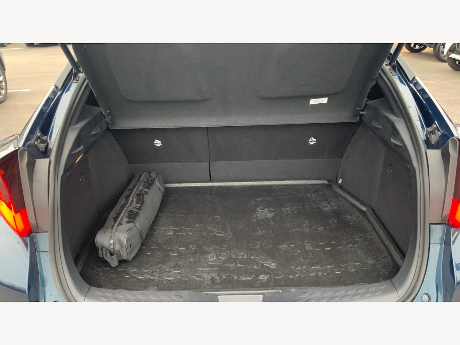 Used Toyota C-HR 2023 for sale - 77097620: Photo 16