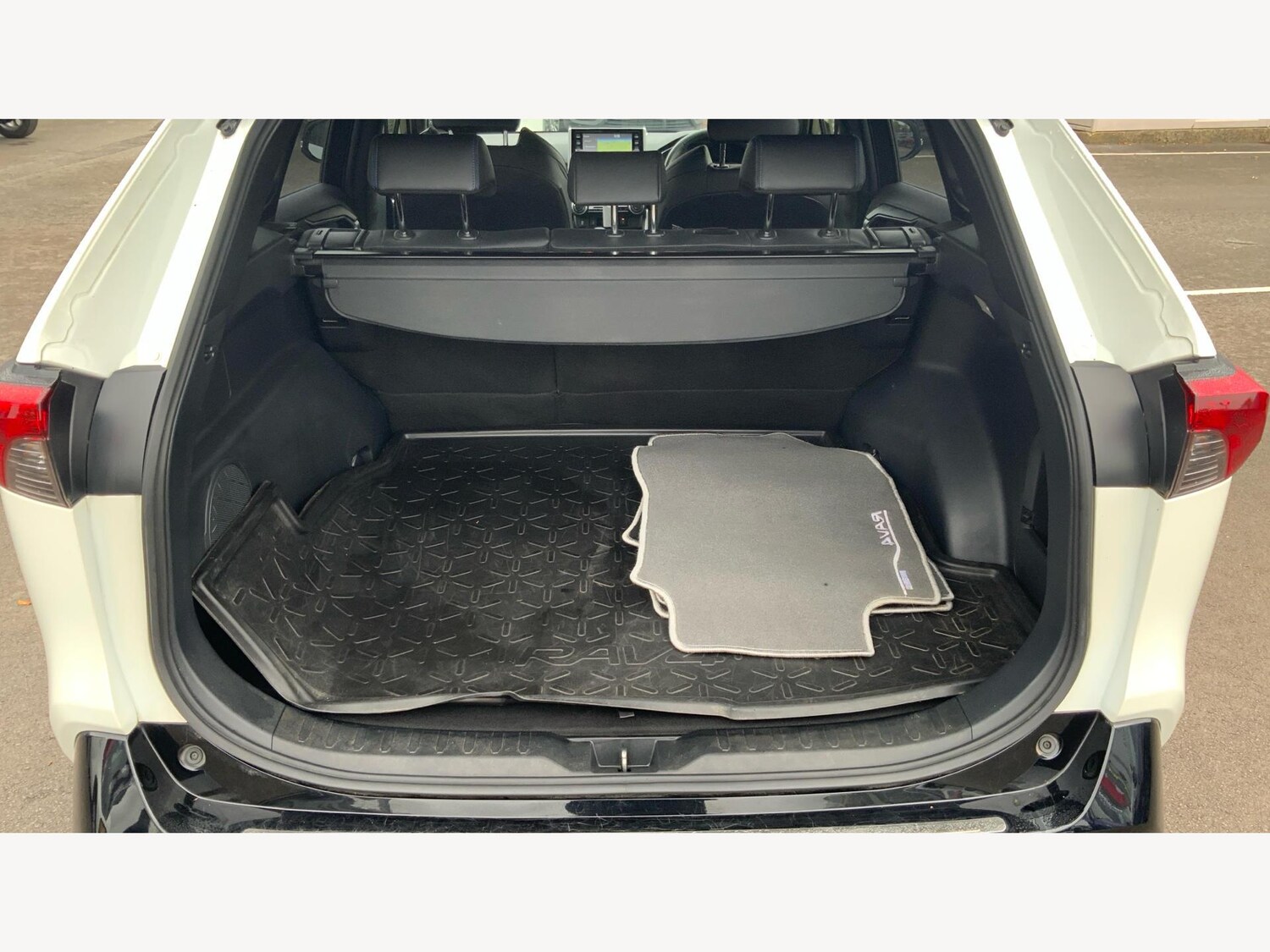 Used Toyota RAV4 2020 for sale - 76295160: Photo 16