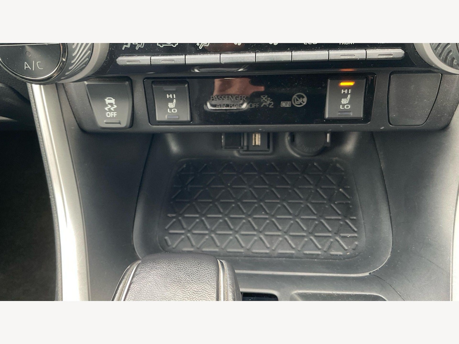 Used Toyota RAV4 2021 for sale - 77633638: Photo 26