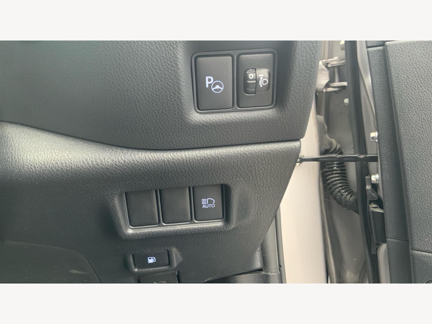 Used Toyota C-HR 2020 for sale - 77510800: Photo 25