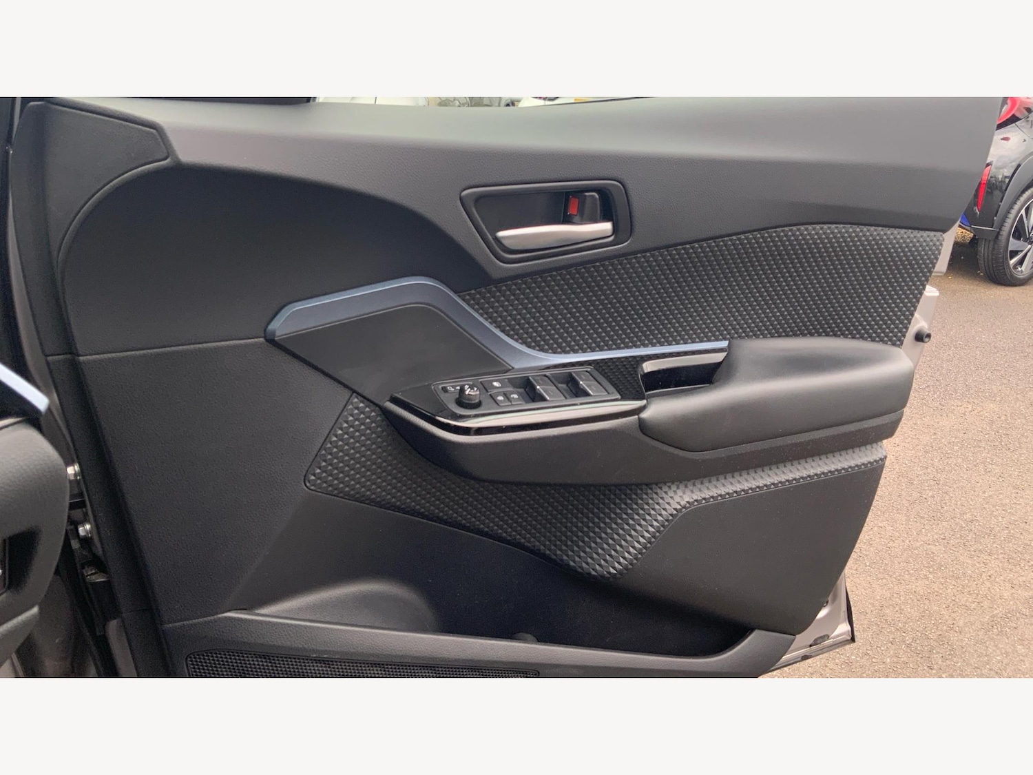 Used Toyota C-HR 2020 for sale - 77510800: Photo 27