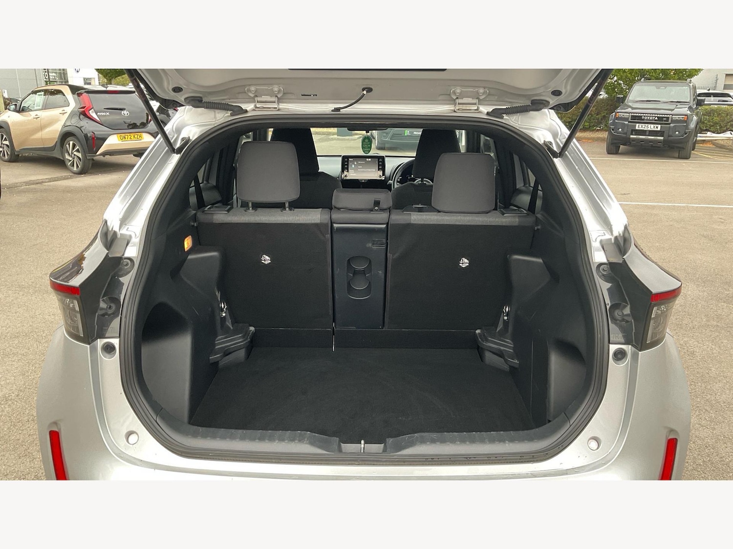 Used Toyota Yaris Cross 2022 for sale - 76122196: Photo 16