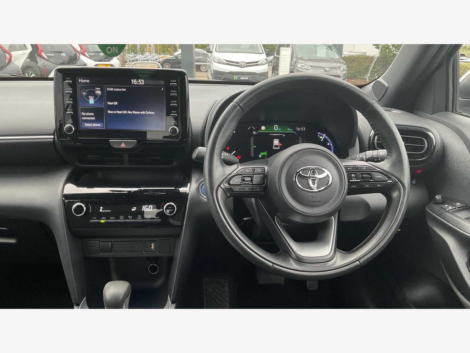 Used Toyota Yaris Cross 2022 for sale - 76122196: Photo 8