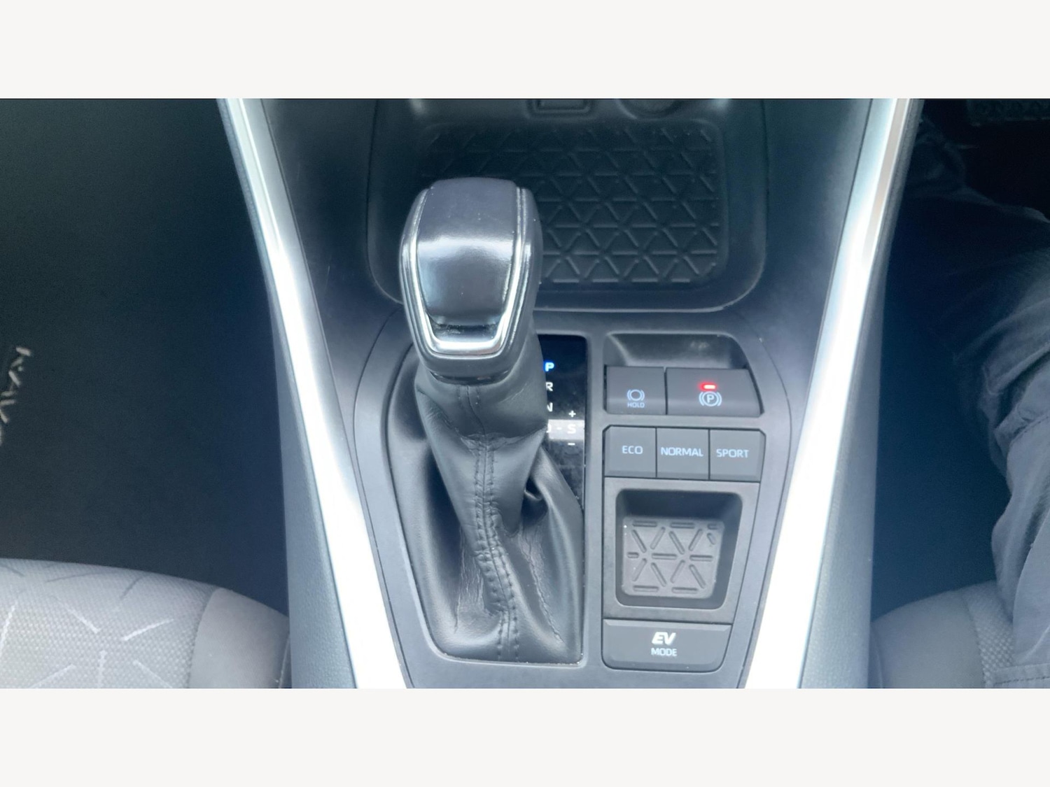 Used Toyota RAV4 2020 for sale - 77131008: Photo 23