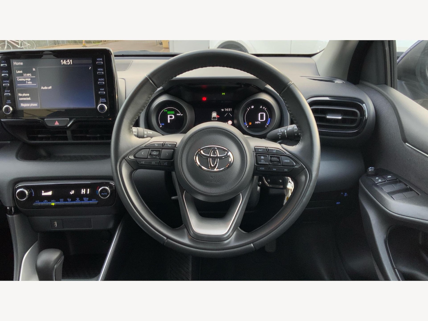 Used Toyota Yaris 2023 for sale - 77143472: Photo 10