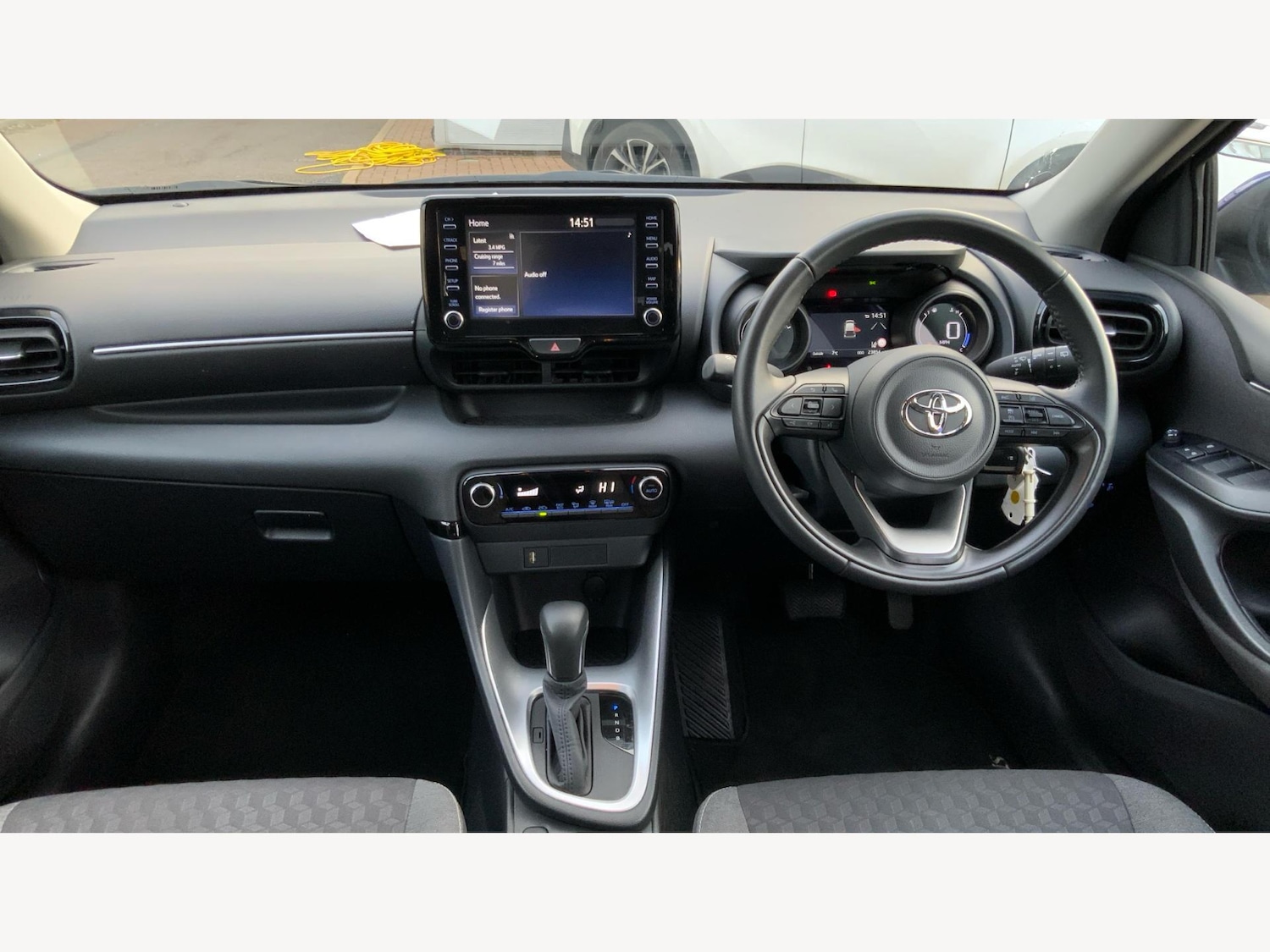 Used Toyota Yaris 2023 for sale - 77143472: Photo 7